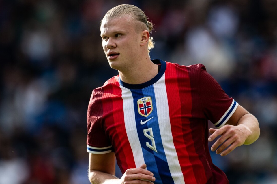 足球裁判规则误区解析（足球裁判规则常见误区解读）