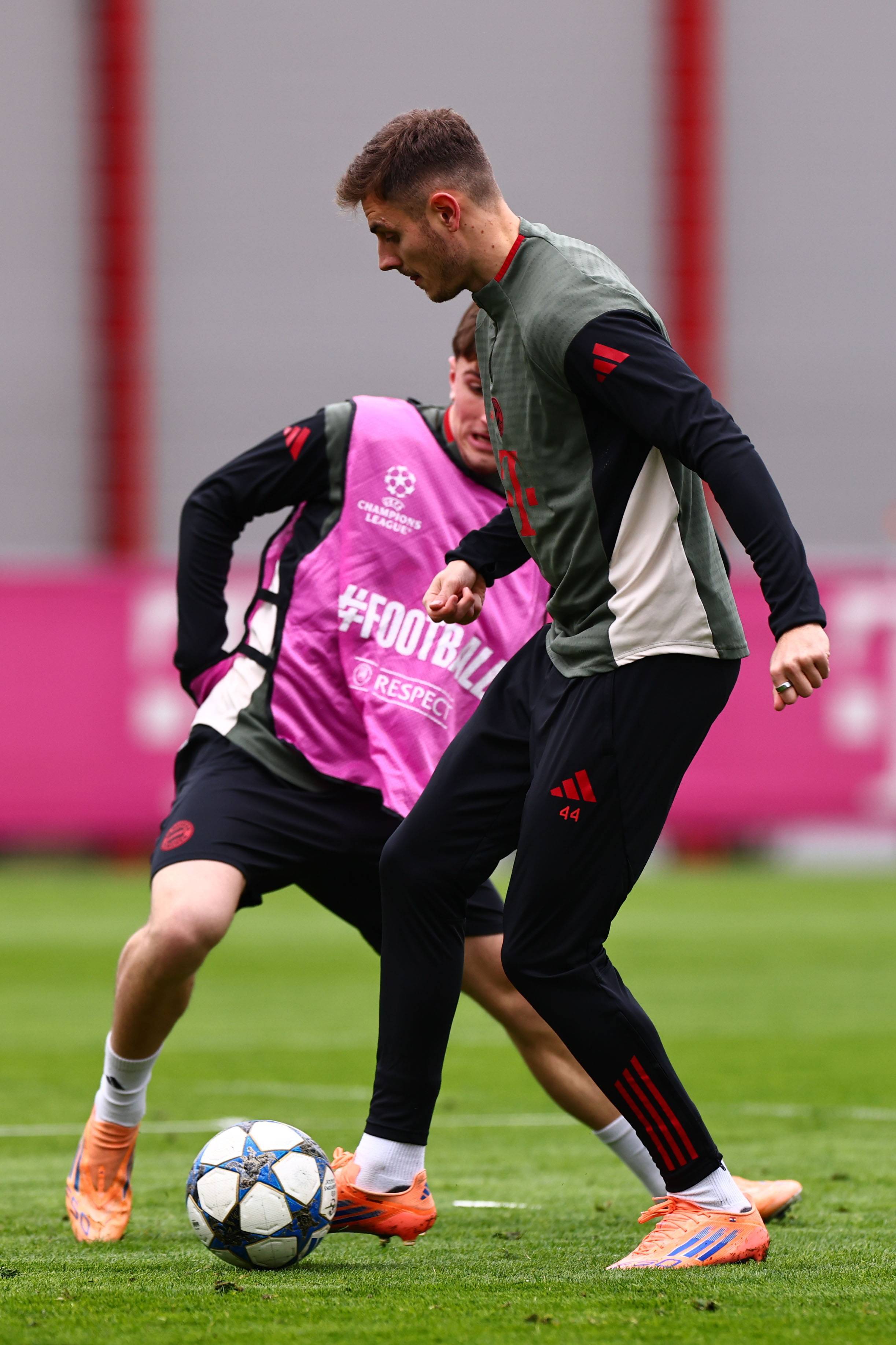 都体：弗拉泰西和阿切尔比寻求更多出场机会，后者想踢世界杯（都体：弗拉泰西、阿切尔比寻求增加出场时间，阿切尔比盼出战世界杯）