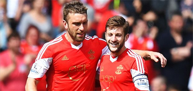 切尔西球迷在看台高唱：拉明-亚马尔，你就是一坨＊（切尔西球迷看台高唱不雅口号，嘲讽拉明-亚马尔）